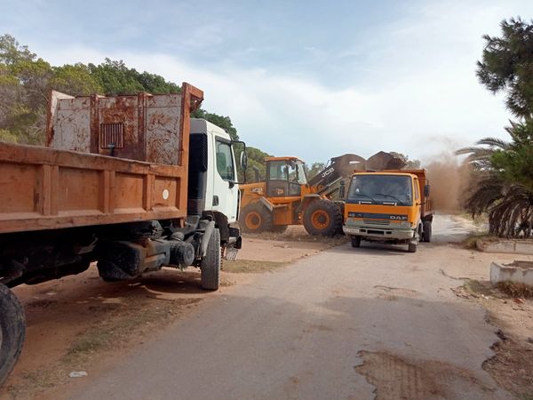 قامت بلدية المنستير بحملة نظافة بمعهد بورقيبة.