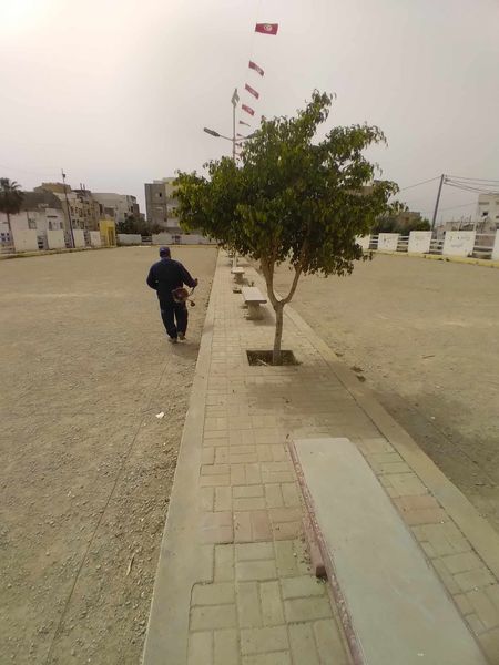 :تنظيف ملعب الكرة الحديدية بحي سطح جابر.